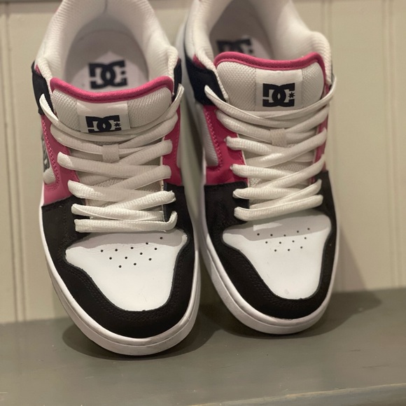 Women’s DC sneakers - Picture 3 of 3
